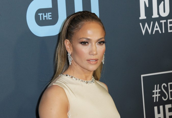 Problemas navideños: Jennifer Lopez acusa a Jennifer Garner de acercarse demasiado a Ben Affleck. Descubre qué los llevó a esta situación.