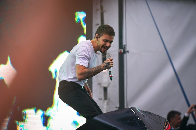 Liam Payne fallece tras caer de un hotel en Argentina. Conoce los detalles de esta tragedia y las reacciones del mundo del entretenimiento.