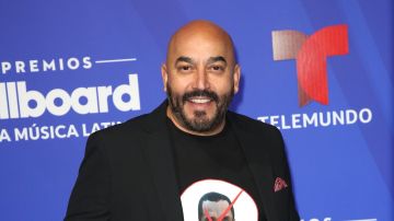 Fans de Lupillo Rivera envían mensajes de apoyo tras su hospitalización. Conoce cómo está el cantante y qué dice su equipo.