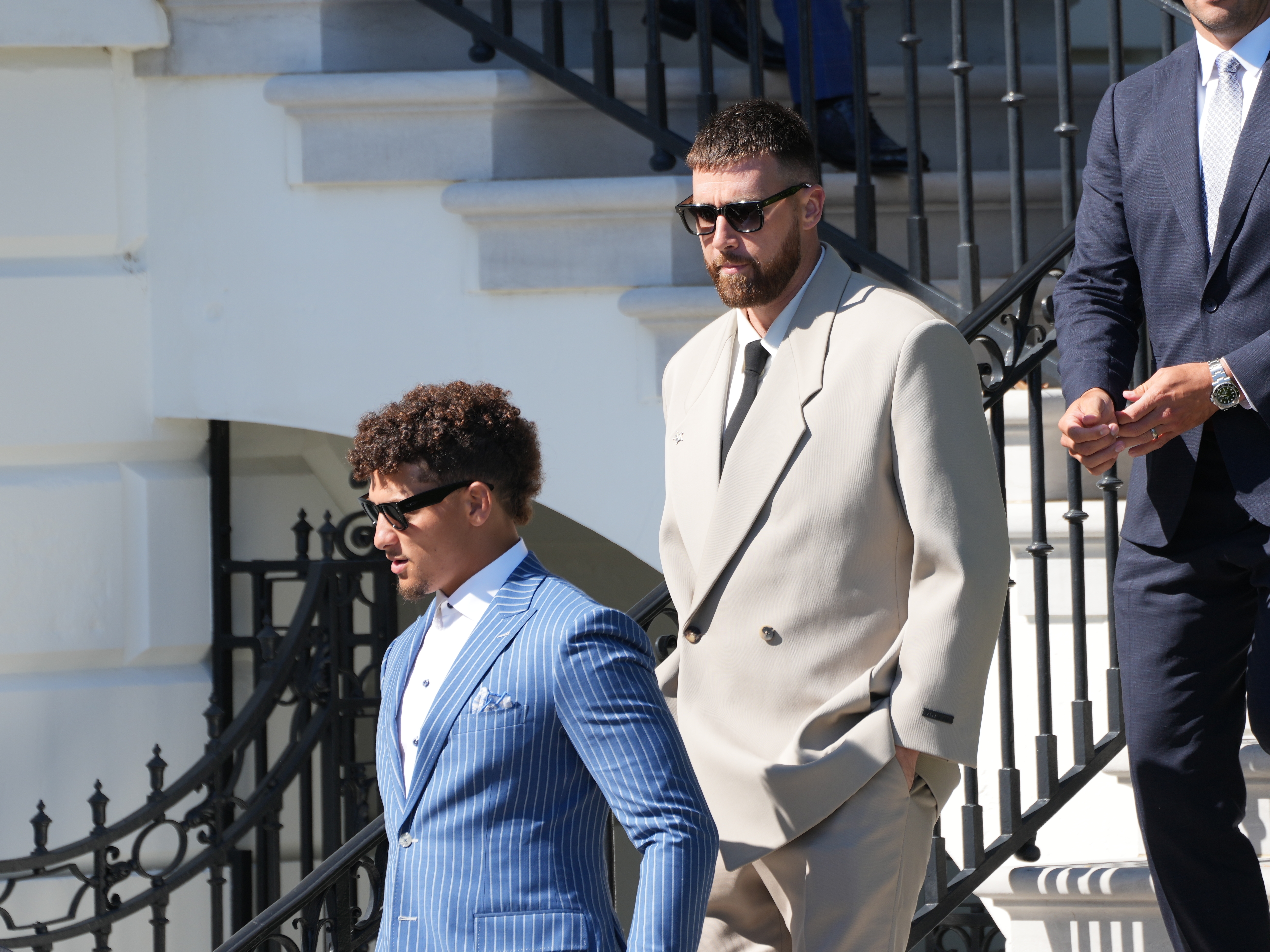 Taylor Swift recibió regalos de lujo por su cumpleaños 35 de parte de Travis Kelce. La suma invertida supera los 150 mil dólares. ¡Conoce más!