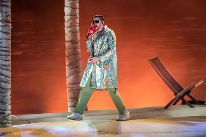 Bad Bunny no solo lidera la música, también las redes sociales con sus polémicas, como su cita exclusiva en el Louvre con Kendall Jenner.