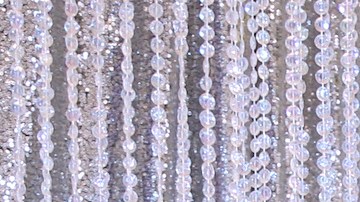 ¿Quieres saber cómo Carmen Villalobos logró eliminar las manchas de su rostro? Conoce su rutina de belleza y los secretos de su piel perfecta.