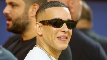 La batalla legal de Daddy Yankee por 100 millones de dólares avanza. Descubre cómo se resolvió la disputa con su esposa Mireddys.