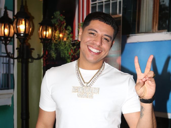 ¿Qué le pasó a Eduin Caz? El cantante superó una cirugía vocal y comparte cómo está recuperándose.