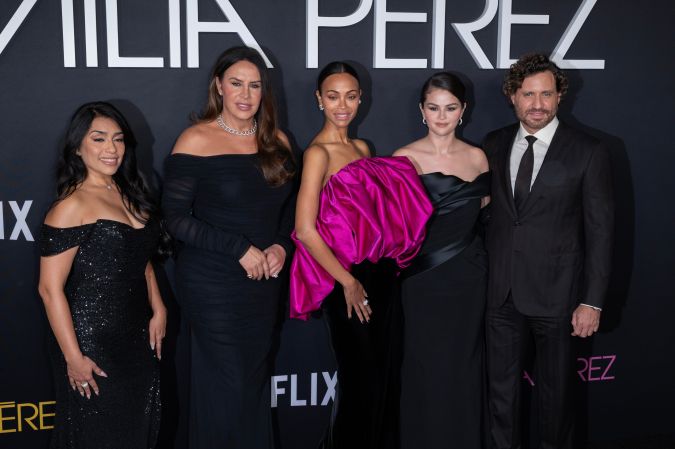 Karla Sofía Gascón enfrenta mensajes de odio en redes sociales tras el estreno de Emilia Pérez, la cinta más polémica del momento.