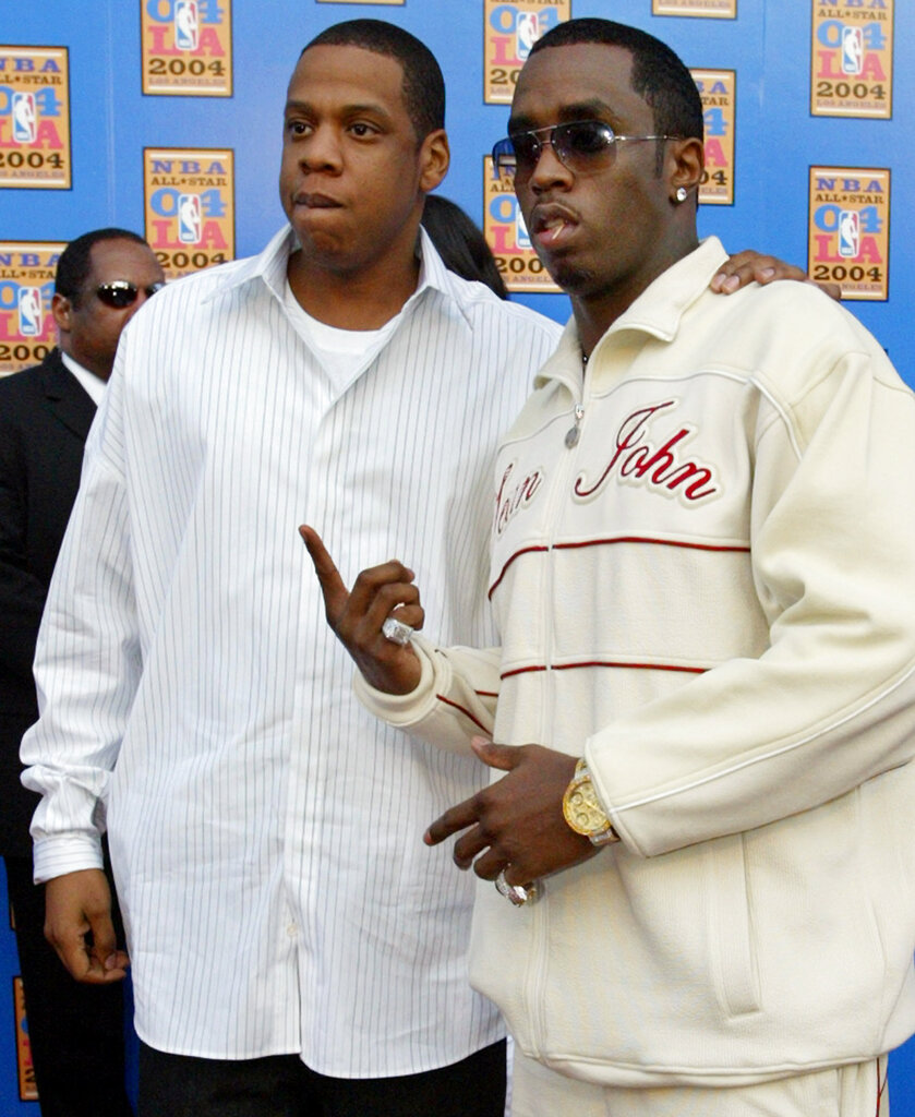 Jay-Z y Sean "Diddy" Combs acusados de haber violado en el 2000 a una entonces niña de 13 años.
