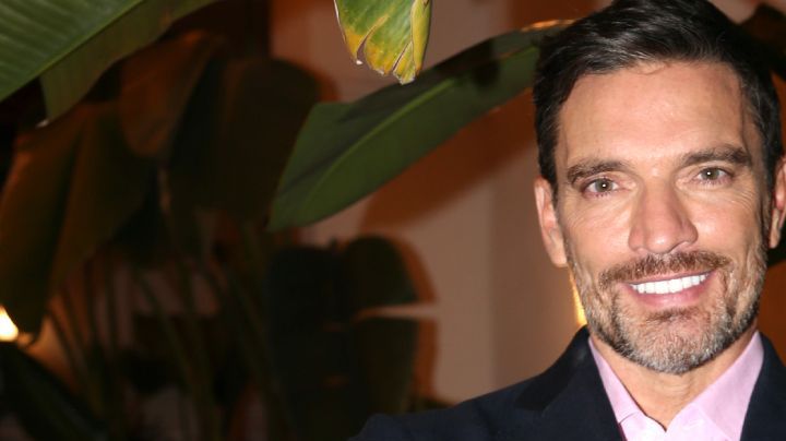 Julián Gil reaccionó contantemente a los chismes que apuntan que vendió su boda.