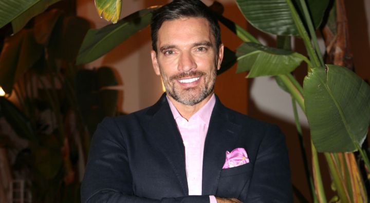 Julián Gil reaccionó contantemente a los chismes que apuntan que vendió su boda.
