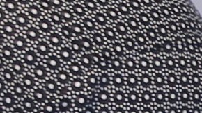 Rafael Santos, frente a la tumba de su papá el cantante colombiano Diomedes Diaz