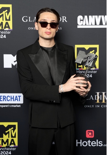 Peso Pluma y Natanael Cano en el ojo del huracán por supuestos vínculos con grupos criminales. Aquí todo sobre las acusaciones y las reacciones.