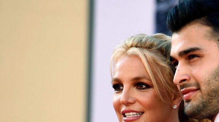 Sam Asghari cuenta cómo fue su relación con Britney Spears cuando la cantante estaba bajo la tutela de su padre.