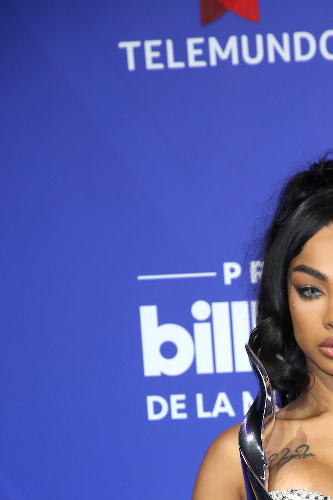 Explora la carrera de Yailin, la sensación del reguetón, y entérate de sus colaboraciones, lanzamientos y polémicas más recientes