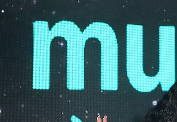 En un video viral, Yailin 'La Más Viral' muestra sus pacas de billetes y compras en tiendas de lujo. ¡No te pierdas los detalles!