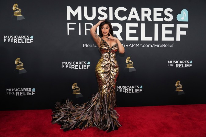 Cardi B en la Alfombra roja de los Grammys