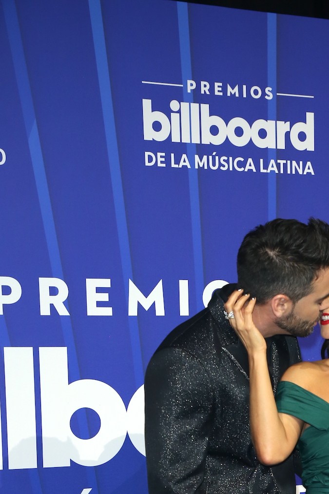 Carmen Villalobos y Frederick Oldemburg posando juntos