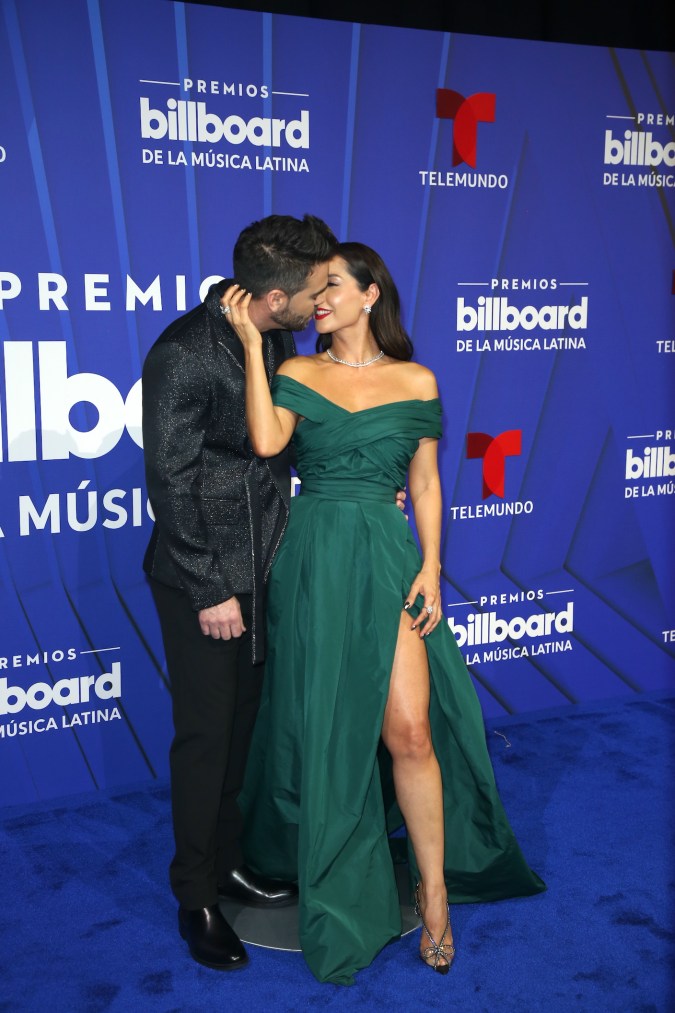 Carmen Villalobos y Frederick Oldemburg posando juntos