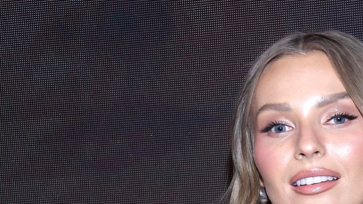 Así posaron juntos Irina Baeva y Giovanni Medina.
