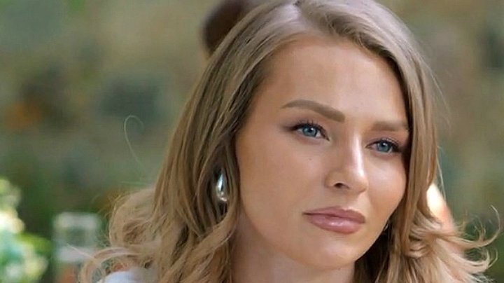 Irina Baeva y Giovanni Medina viajarían juntos en plan romántico.