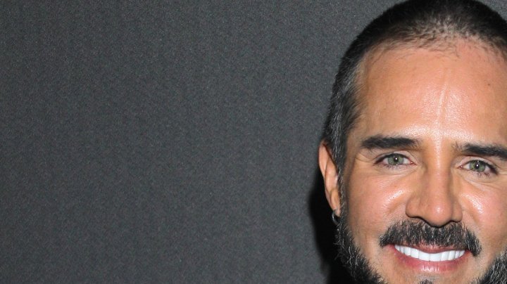 ¿José Ron tiene un romance con Lizy Martínez? El actor responde.