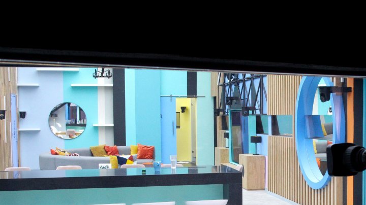 No te pierdas de todas las noticias de La Vibra desde su canal de WhatsApp. Suscríbete desde el siguiente enlace. Sigue leyendo: • Cristina Porta expone a Telemundo y revela el plan que tenían para ella en ‘LCDLF All-Star’ • Ex participante de ‘La Casa de los Famosos’ es acusada de abandonar a su hija • Maripily Rivera reveló qué hará con los 200 mil dólares que ganó en ‘LCDLF".