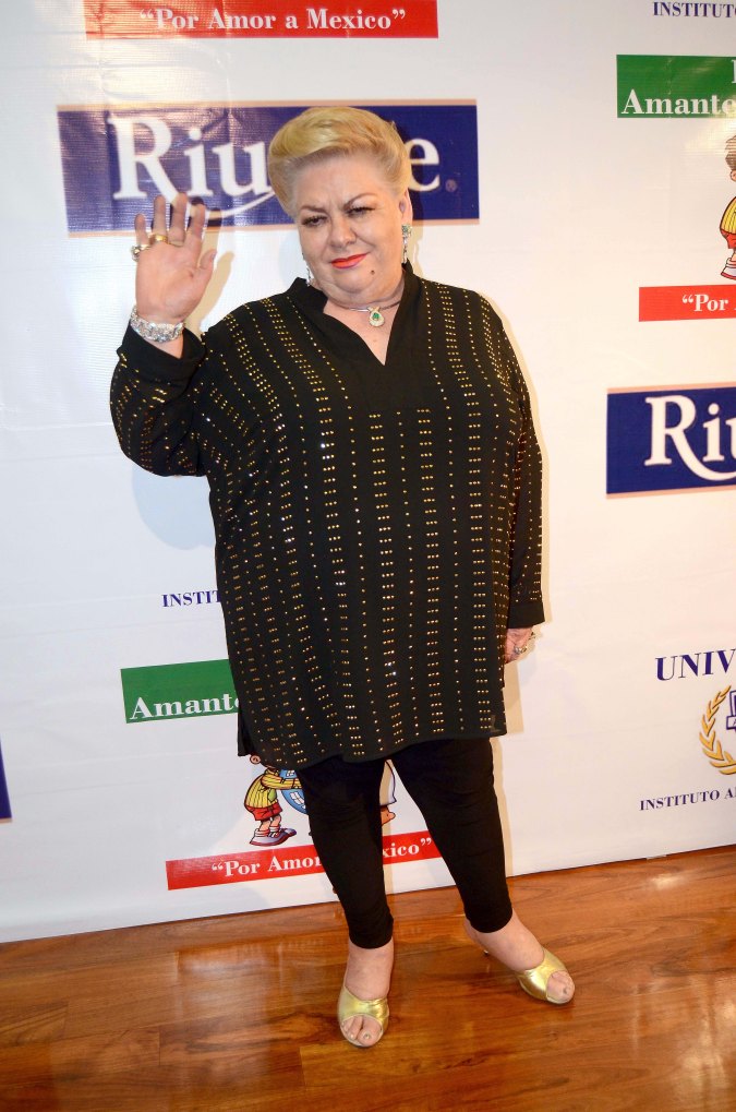 Paquita la del Barrio en el homenaje a Mitzy "el Diseñador de las Estrellas" por sus 40 años de trayectoria en la moda/México, 25 de Noviembre 2014