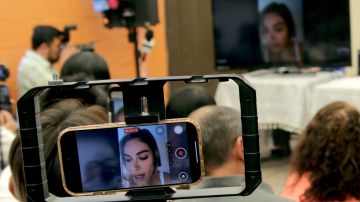 Aleska Génesis no acudió a la conferencia porque dijo que recibió una amenaza de muerte la noche anterior, pero mandó un video en el que dijo que teme por su vida y no dejará de luchar por su inocencia. Sus representantes legales mostraron pruebas del caso en el que a la venezolana se le acusa de robo de unos relojes del ex novio de su hermana /México, 19 de marzo 2025.