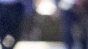 Gal Gadot posa con su nueva estrella en una ceremonia en su honor en el Paseo de la Fama de Hollywood el martes 18 de marzo de 2025 en Los Ángeles. (Foto de Jordan Strauss/Invision/AP)