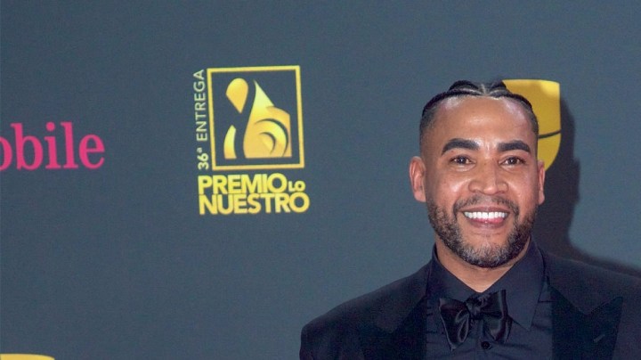 El video viral de Don Omar por sacar a una fanática de su concierto.