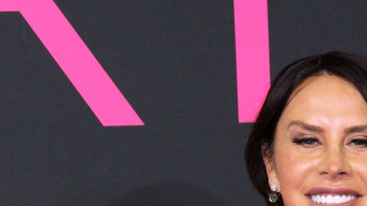 Karla Sofía Gascón pide "más amor menos odio".