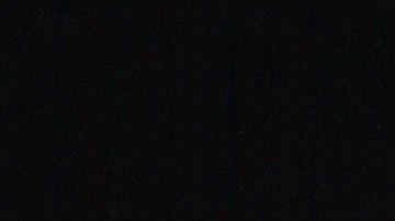 Nacho Casano y Samira Jalil se "besan" en los pasillos de Telemundo.