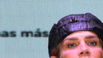 Niurka Marcos recibe fuertes críticas por "quemar" a Laura Bozzo.