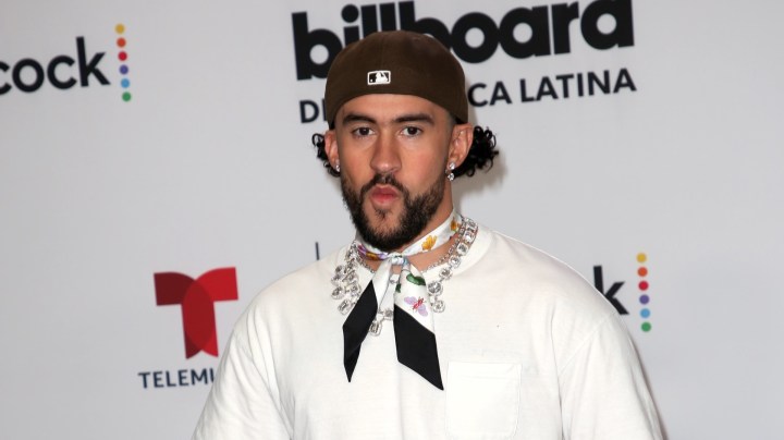 Bad Bunny en la alfombra de los Premios Billboard de la Música Latina/Miami, 5 de octubre del 2023.