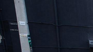 Integrantes del cuerpo de bomberos y de rescate trabajan en la evacuación de heridos este martes, a las afueras de la discoteca Jet Set en Santo Domingo (República Dominicana). EFE/ Orlando Barría