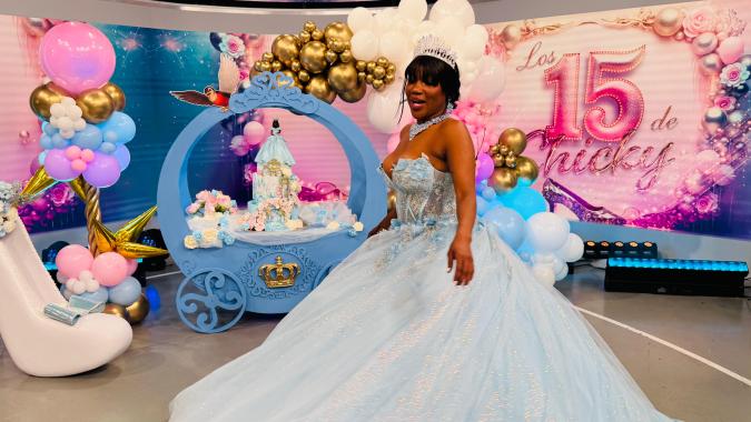 En una edición especial de Hoy Día, Chiky Bombom vivió la celebración de quinceañera que nunca tuvo. Fotos cortesía: Telemundo.