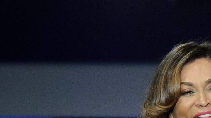 La cantante estadounidense Beyoncé Knowles y la diseñadora estadounidense Tina Knowles.