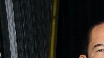 Gustavo Adolfo Infante expuso a Violenta Isfel por vender fotografías y saludos.