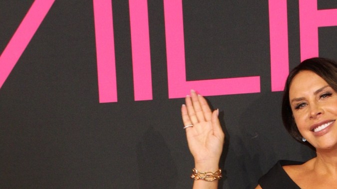 Karla Sofía Gascón pensó en quitarse la vida en París.