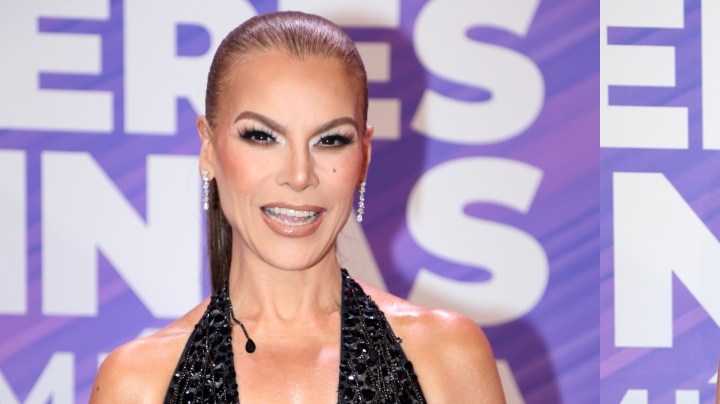 Lele Pons presume su pancita en la alfombra roja de Billboard Mujeres Latinas en La Música.