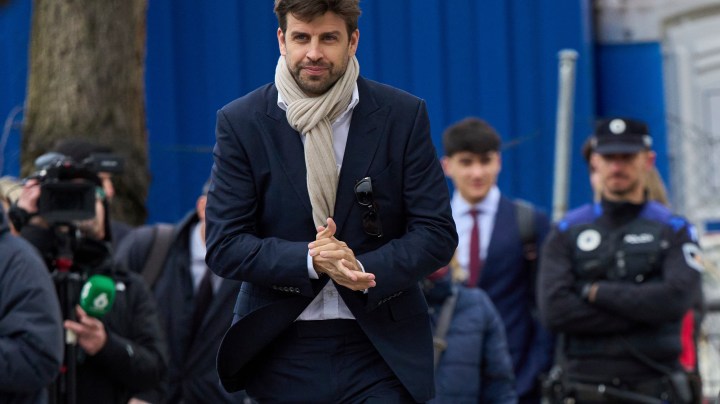 Pique fue pillado con otra mujer que NO es Clara Chia