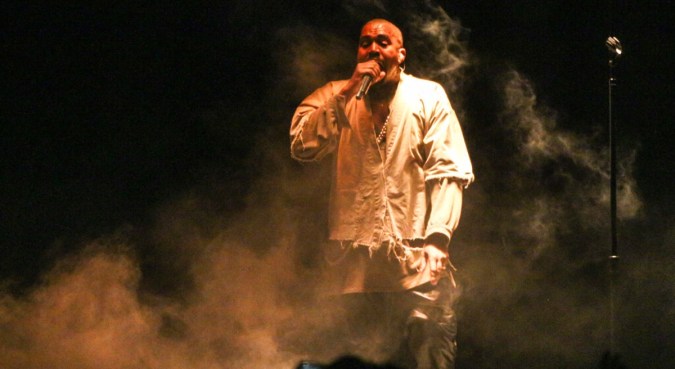 Kanye West se disculpa por sus comentarios antisemitas, otra vez.