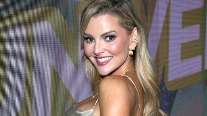 Marjorie de Sousa celebra su primer año sin las prótesis mamarias.