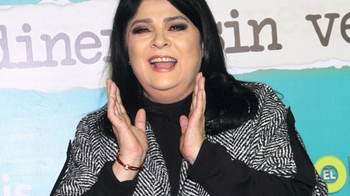 Victoria Ruffo alegó que durante su infancia el actor fue estuvo muy ausente.