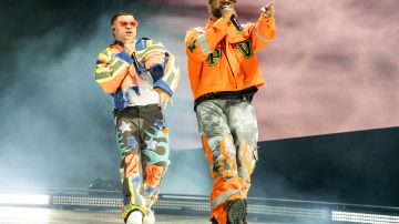 Joel Muñoz Martínez (izquierda) y Randy Ortiz Acevedo de Jowell & Randy viajarán a Venezuela en el mes de julio. (Photo by Amy Harris/Invision/AP).