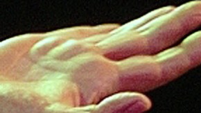 La reacción de Carlos Villagrán tras el estreno de "Chespirito: sin querer queriendo".