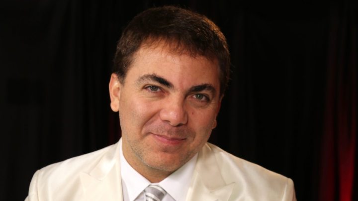 Surgen rumores de embarazo sobre la novia de Cristian Castro y el cantante reacciona.