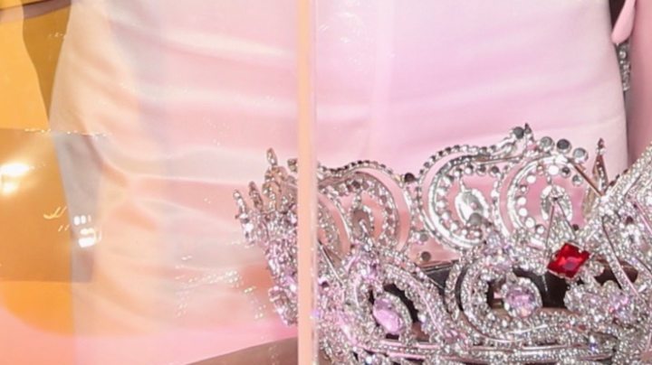 Participantes de equipos opuestos se pelean en el "Miss Universe Latina".