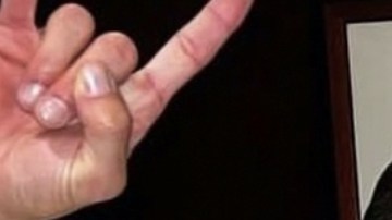 Poncho de Nigris llama bisexual a Julián Gil.