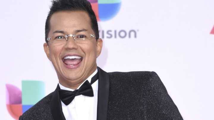 El cantante habría sido la “cara visible” de bienes adquiridos con recursos ilegales.