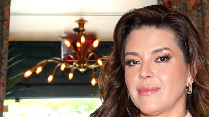 Alicia Machado rompe en llanto al despedir a una de sus candidatas.