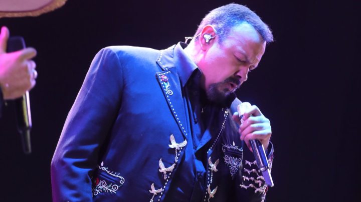 Pepe Aguilar responde con humor al rumor del supuesto acuerdo prenupcial de su Ángela Aguilar y Nodal.